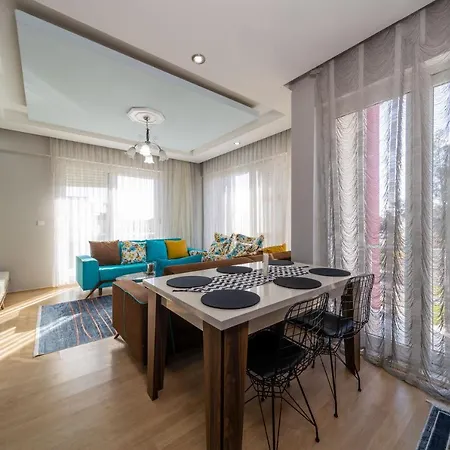 Refreshing Flat Near Popular Attractions In